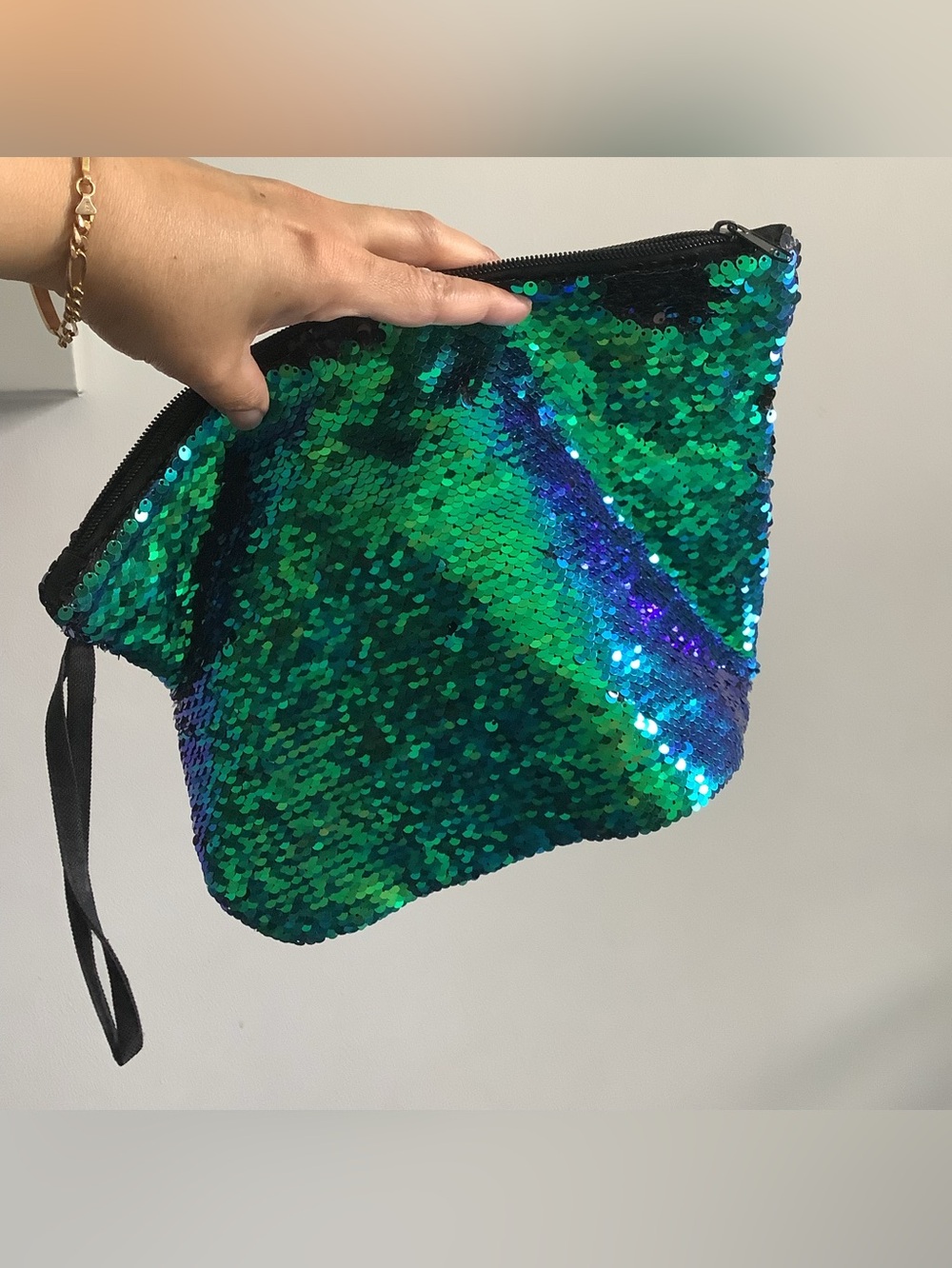 Morgan Home Iridescent Sequin Wristlet Pouch Bag Green Blue Color Shift Clutch - Picture 5 of 7